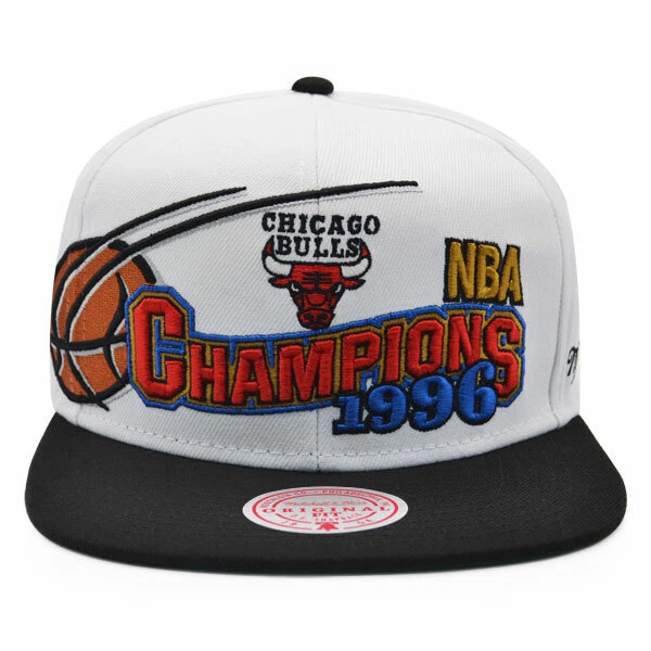 Chicago Bulls Exclusive 1996 NBA CHAMPIONS Locker Room WAVE Snapback Hat -  White