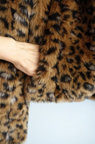 Vintage Bebe Sydney Faux Fur Jacket Womens size XS 6 8 ? Leopard Retro 90s Y2K - Picture 3 of 12