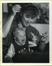 1989 Press Photo Teacher Peggy Anderson with Alan Hebert - noa16860