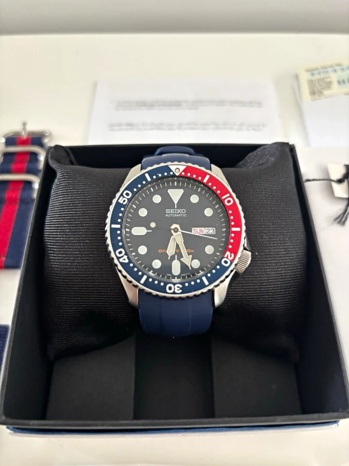 Seiko SKX009K2 Pepsi Bezel Divers Watch - Stickered - Full Set Box & Papers, photo 1 of 5