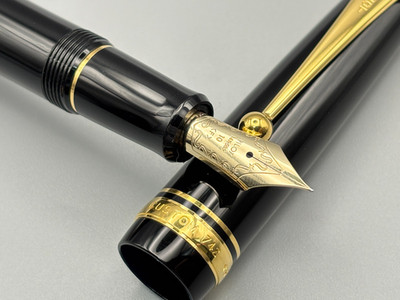 Pilot Custom 742 Fountain Pen Black 14K Gold Fine SF Nib Used Japan CON-40