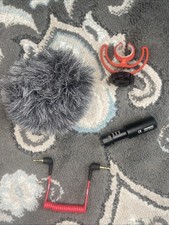 R DE VideoMicro On-Camera Mic with Shock Mount  Furry Windshield   DSLR/GoPro