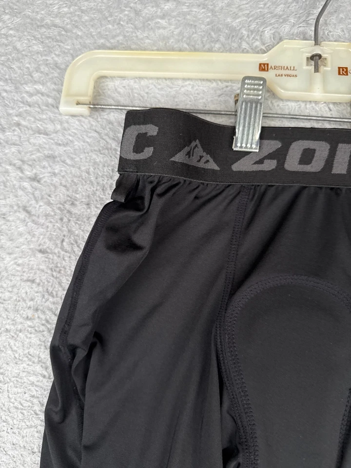 ZOIC 骑行短裤男孩 11 - 12 黑色衬里加厚涤纶氨纶混纺青少年 — 第 4/4 张图片