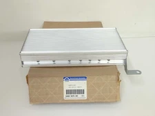 New OEM genuine Mopar Radio AMP Amplifier 2004-2008 Chrysler Pacifica 04685876AK