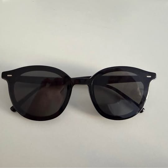 Gentle Monster OBON 01 Black Sunglasses Slightly Used
