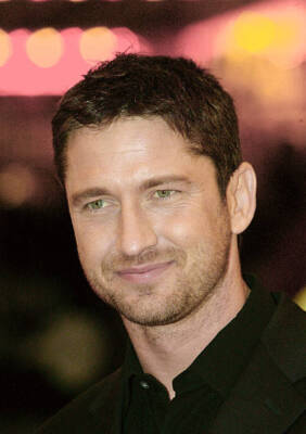 Gerard Butler at World Premiere of Phantom Of The Opera at the Od- 2004 Photo