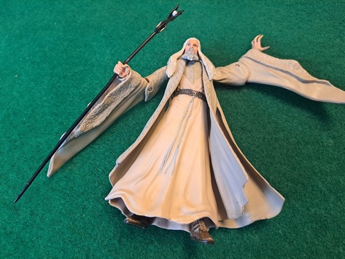 Lord Of The Rings Saruman The White (No Eye Of Sauron) - Used Condition