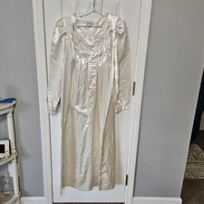 VINTAGE Nicole Nightgown size Petite Medium. EXCELLENT CONDITION