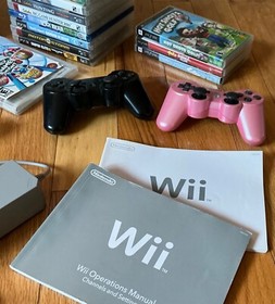 Nintendo Wii Console Lot W/ 31 Games & Many Extras