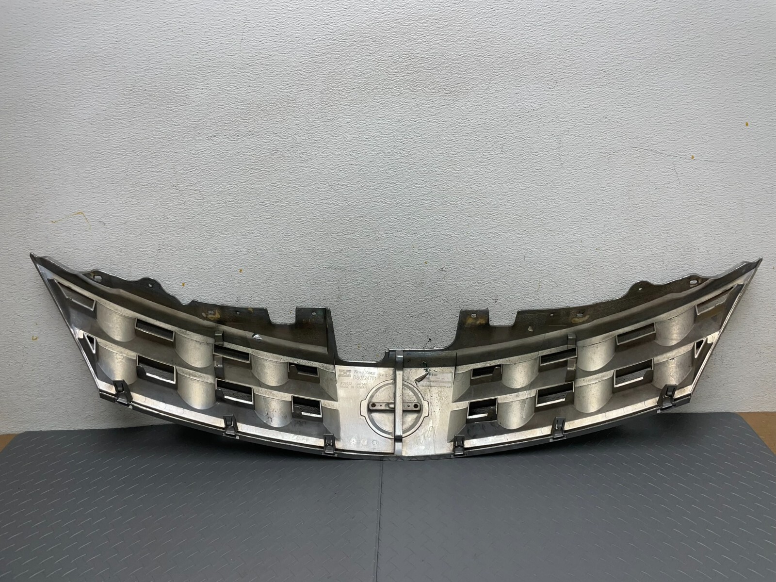 06 07 Nissan Murano Grill Grille Assembly With Emblem OEM Chrome  