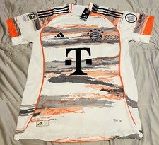 Bayern Munich 2024/25 Home Replica Jersey Size Large