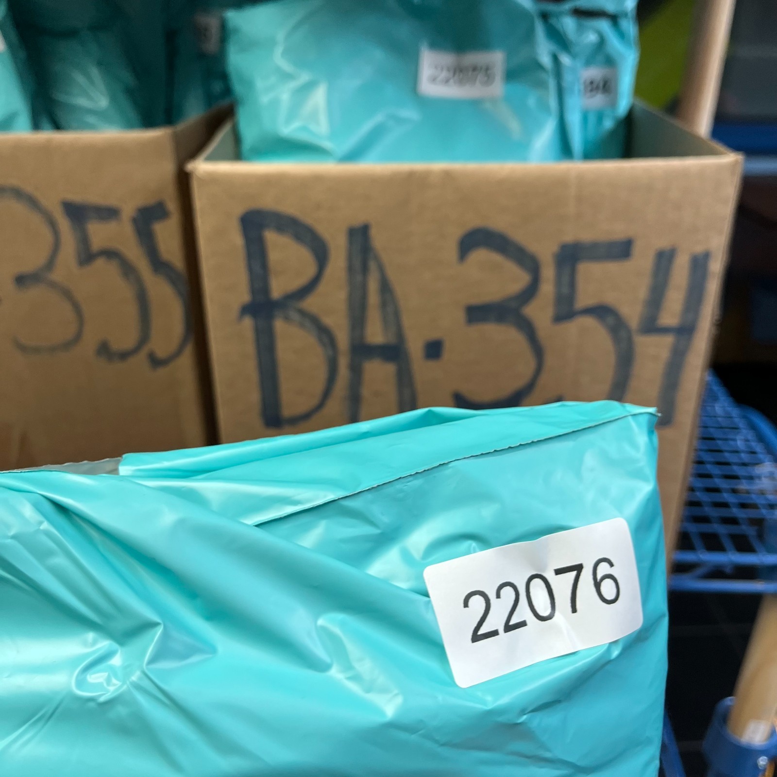 Banana Republic Women's Pants Size 2 Tall Burgundy Wide Leg Leather Button Fly thumbnail 14