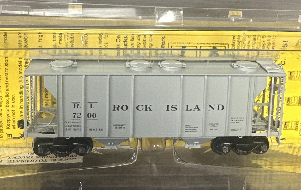 Kadee Cars HO RTR #8612 40’ PS-2 2 Bay 2003 cf Cov Hopper Rock Island #7200 NIB - Image 3 of 3