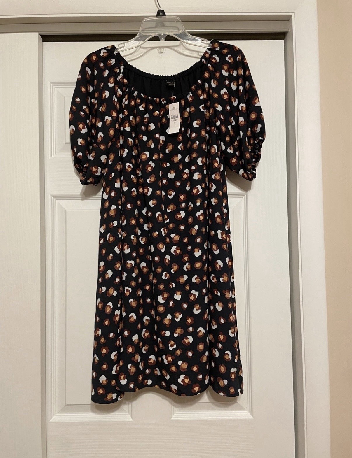 Brand New Ann Taylor Black Shift Floral Dress - Size Small