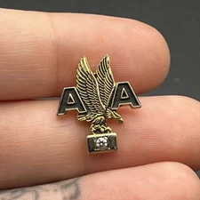 American Airlines Eagle Logo 10 Year Service Gold Tone Lapel Hat Pin