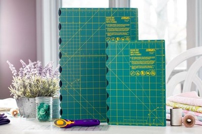 OLFA 17x24 Folding Cutting Mat (FCM-17x24)