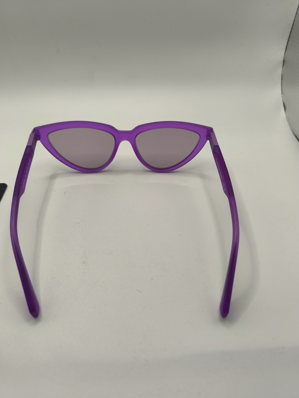 Calvin Klein Lilac Cats Eyes Sunglasses RRP £95 Brand New With Hard Case image 9