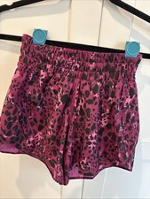 Lululemon Size 2 Cheetah Camo Magenta Purple Multi Track That Mid Rise Short 5"