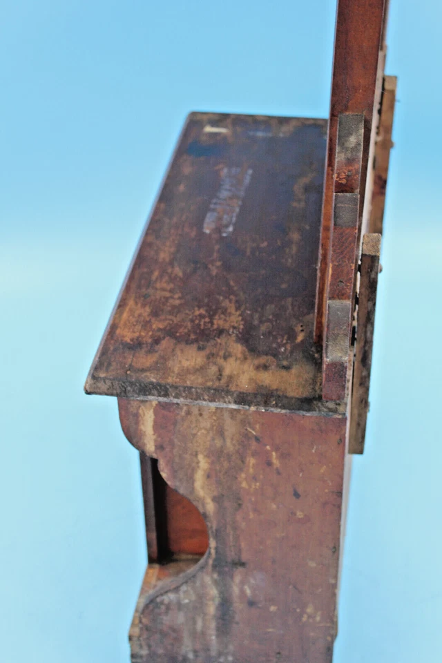 MARAVILLOSO APARADOR DE TRES CAJONES TALLA JUEGO INFANTIL ANTIGUO Foto 4 de 4