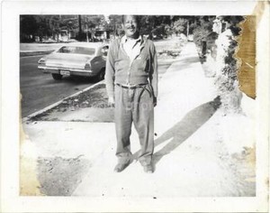 AMERICAN MAN Vintage FOUND PHOTO Black And White Snapshot ORIGINAL 911 21 D