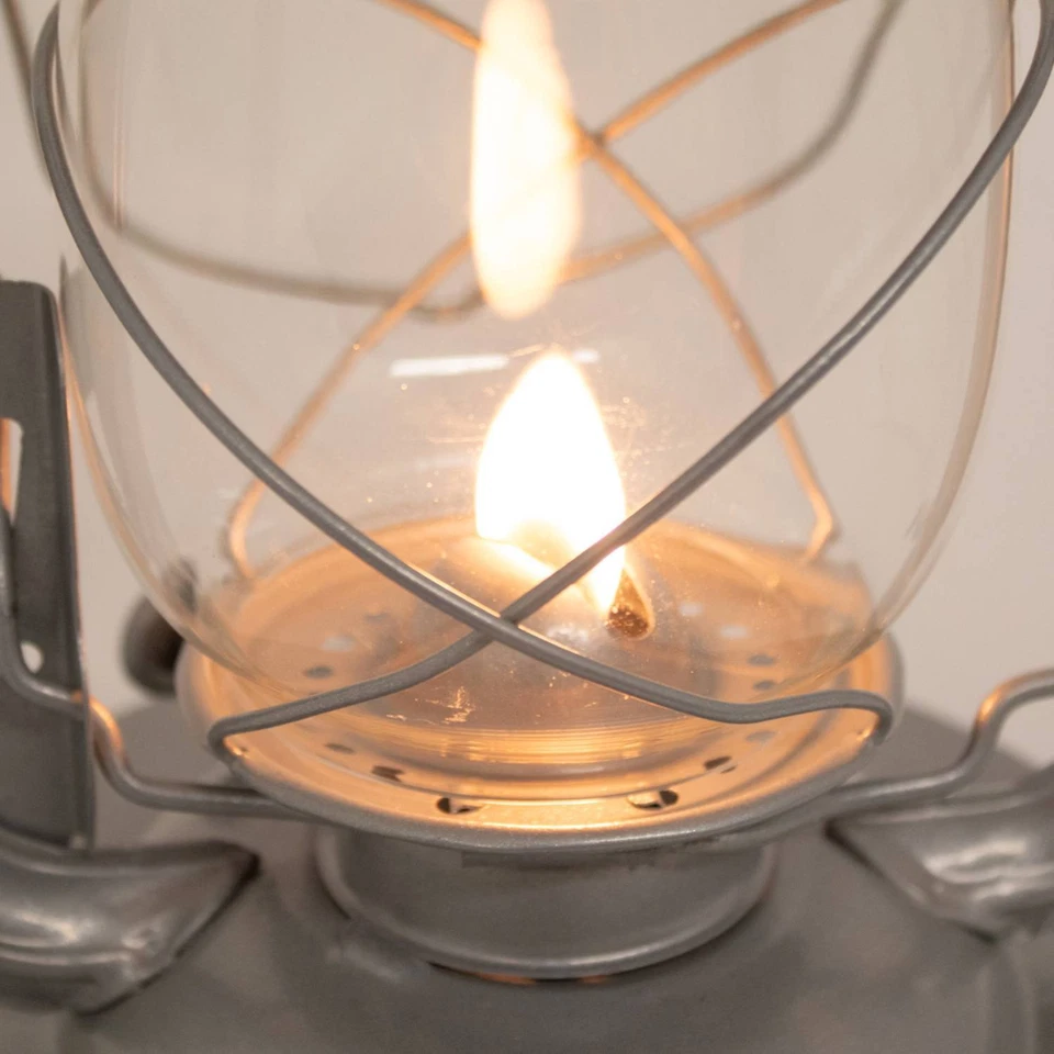 Linterna de queroseno Rayo Royal lámpara de interior/exterior, 11 pulgadas de acero galvanizado, plateada Foto 3 de 4