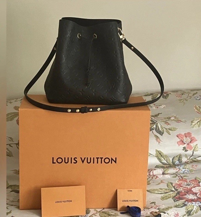 Louis Vuitton Neo Noe  Crossbody Handbag image 2