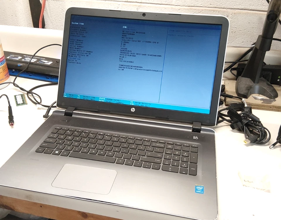 Portátil HP Pavilion 17-g015dx - i7 5ta generación - piezas/reparación #584 Foto 2 de 4