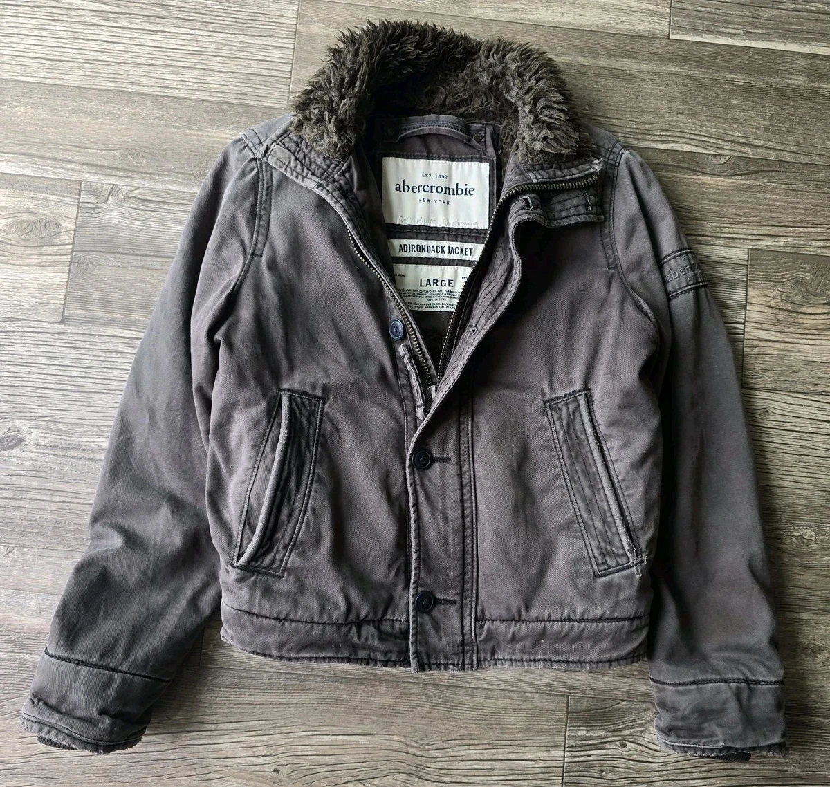 Preços baixos em Abercrombie & Fitch Escudo exterior de pele