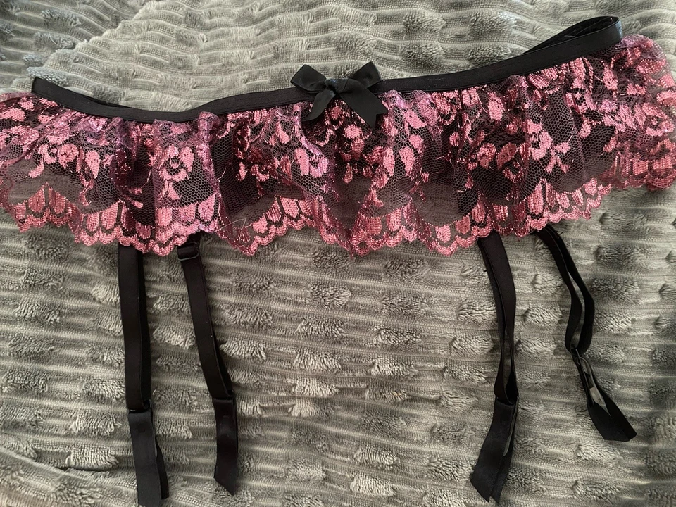 Пояс-подвеска Ann Summers розовый блестящий размер 12 в отличном состоянии товара - Изображение 2 из 2