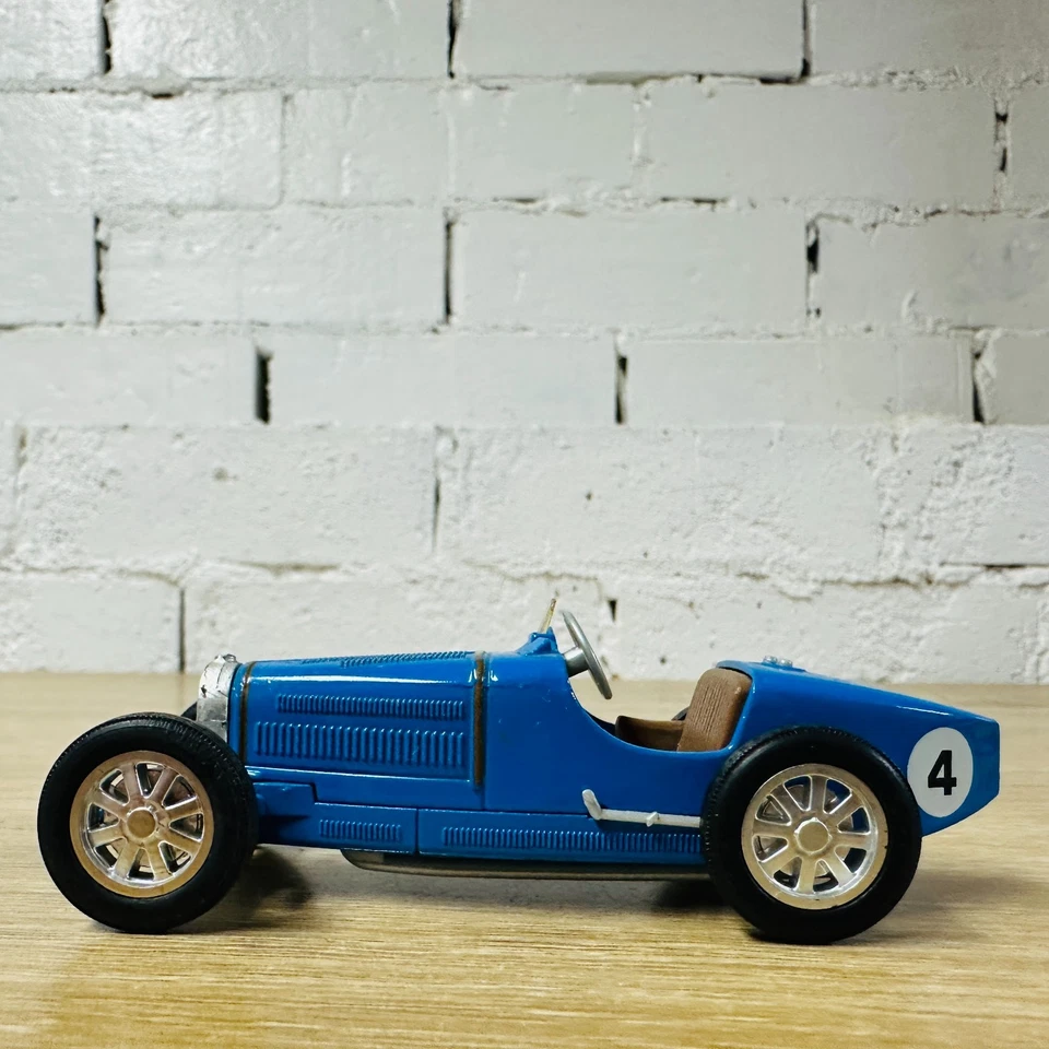 1932 Bugatti Type 51 Grand Prix Matchbox Models of Yesteryear Blue No 4 - Image 3 of 4