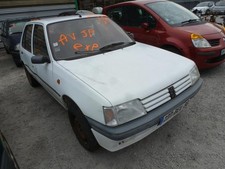 Calandre Peugeot 205