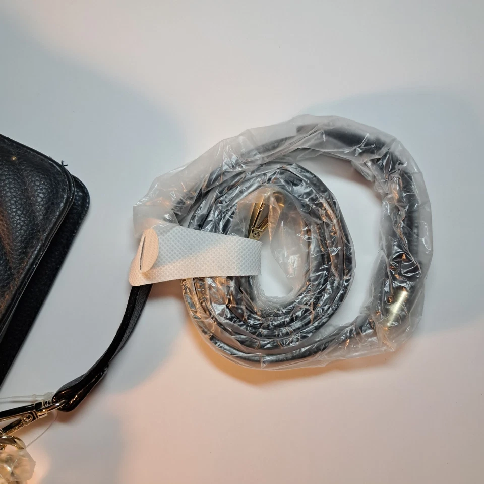  Bandolera Victoria's Secret acolchada de cuero con correa de cadena Foto 4 de 4