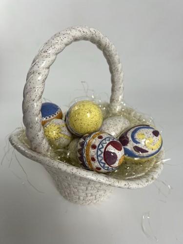 Easter Basket Vintage Mold Ceramic Cream Color w/ Speckles w/ 8 Matching Eggs - Picture 1 of 19