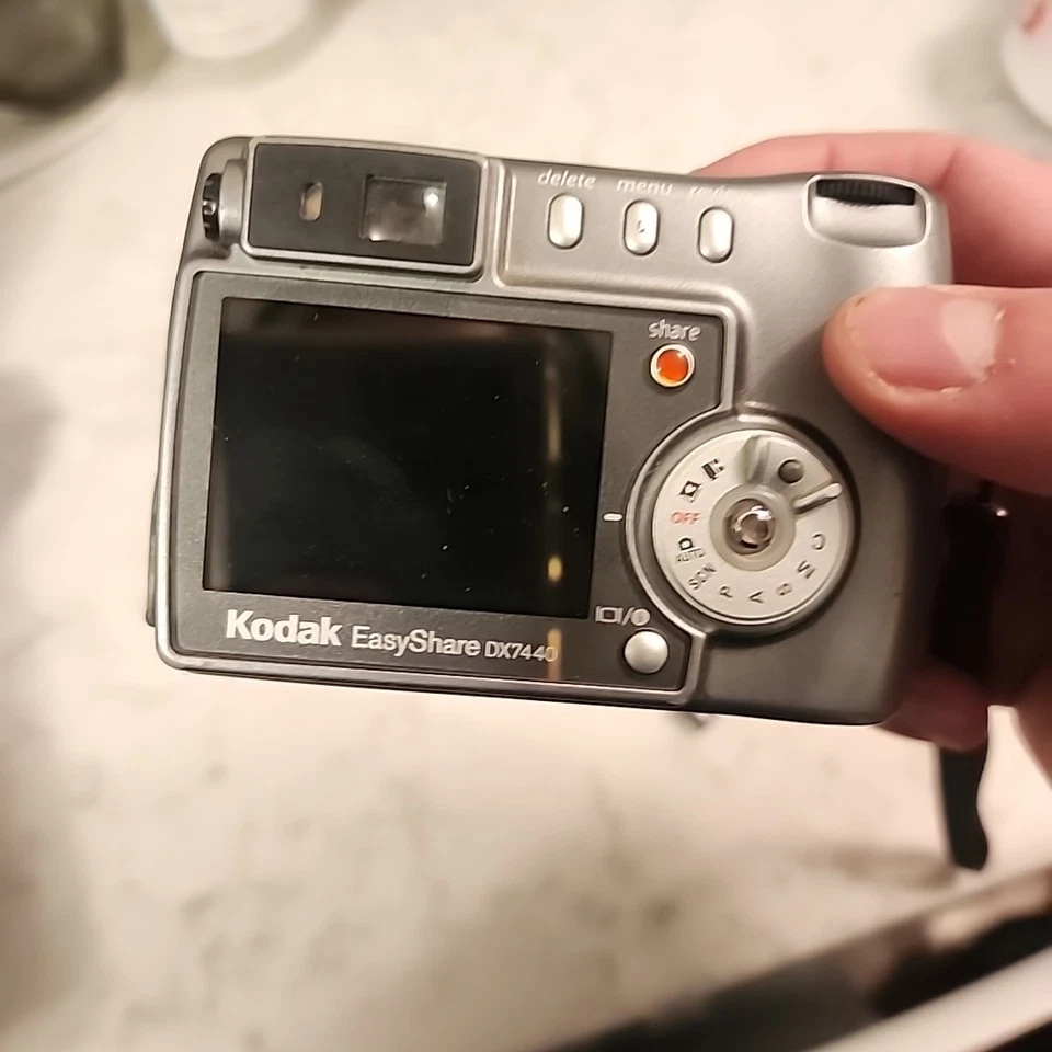 Kodak EasyShare DX7440 4.0MP Digital Camera Silver Tested - Image 4 of 4