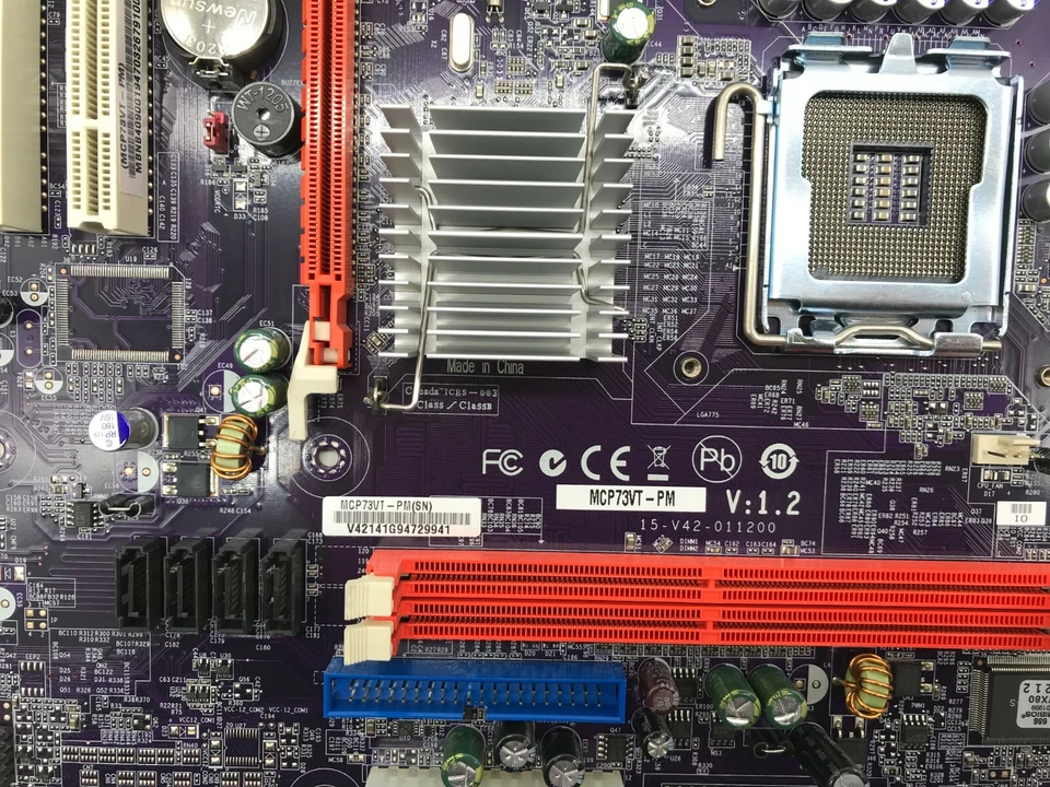ECS MCP73VT-PM Ver:1.2 DDR2 - microATX - Socket LGA 775 - avec I/O Shield #M1193 - Photo 4/4