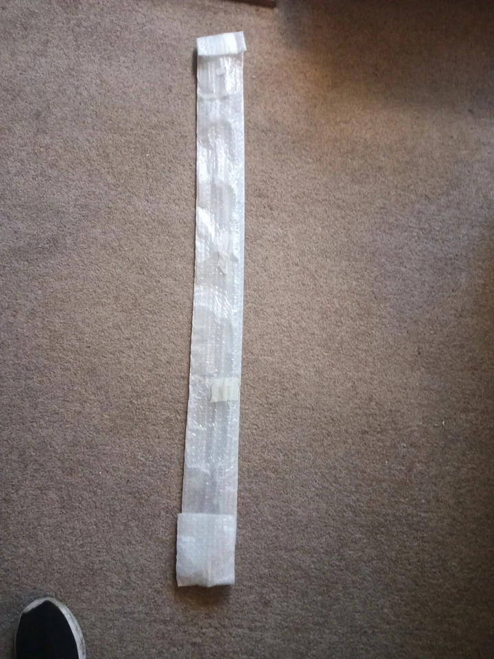 NEW MERCEDES GLC X253 C253 FRONT BUMPER CENTER MOLDING P/N: A2538852600  - Image 3 of 4