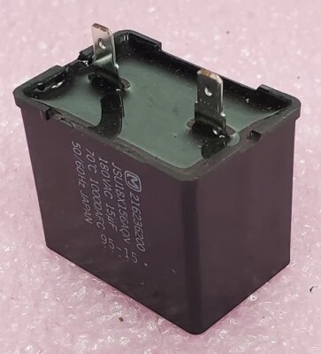 Panasonic Matsushita Duke - JSU18X156AQN - Capacitor, AC. 15uF 180 VAC. NP.