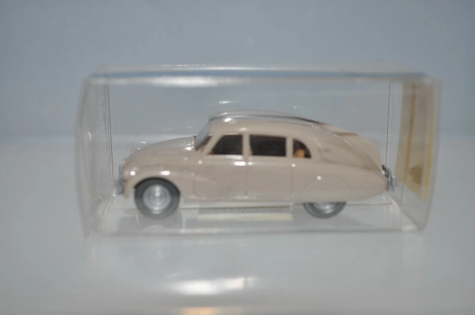 Wiking 827 (827/1D) 1937 Tatra 87 (Gray-Beige Color) - NEW w/BOX - Image 2 of 4