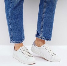 Ugg Milo Women  s Size 7 White Leather Low Top Lace Up Fashion Sneakers