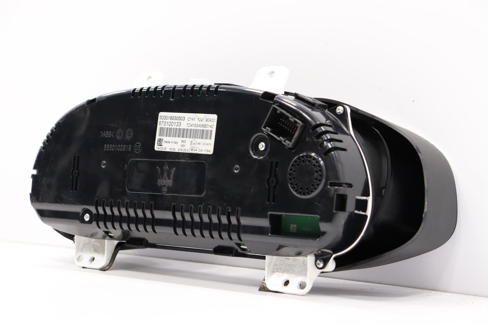 Maserati Quattroporte 2017-2021 Instrument cluster