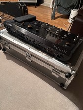 Line 6 Helix Floor Guitar Amp Modeller and Effects Processor with Flight Case