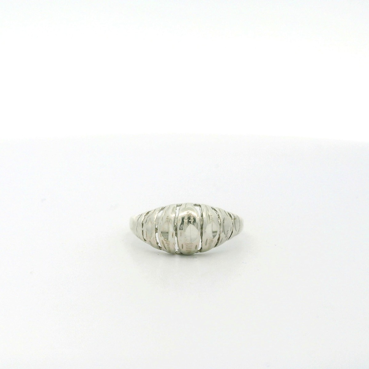 Sterling Silver Hammered Split Ring - Size 5.75 (… - image 1