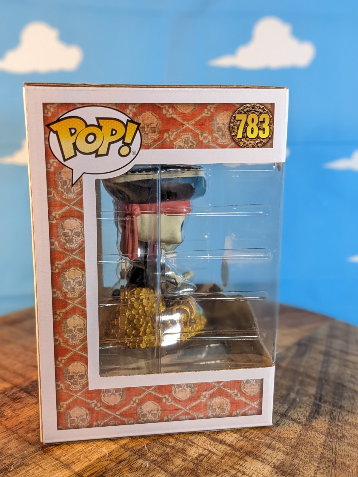 Funko Pop! Pirates Of The Caribbean Treasure Skeleton 783 Disney Park