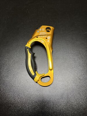 Petzl Ascension Right Handed Rope Clamp F-38920 Crolles Codex 105A