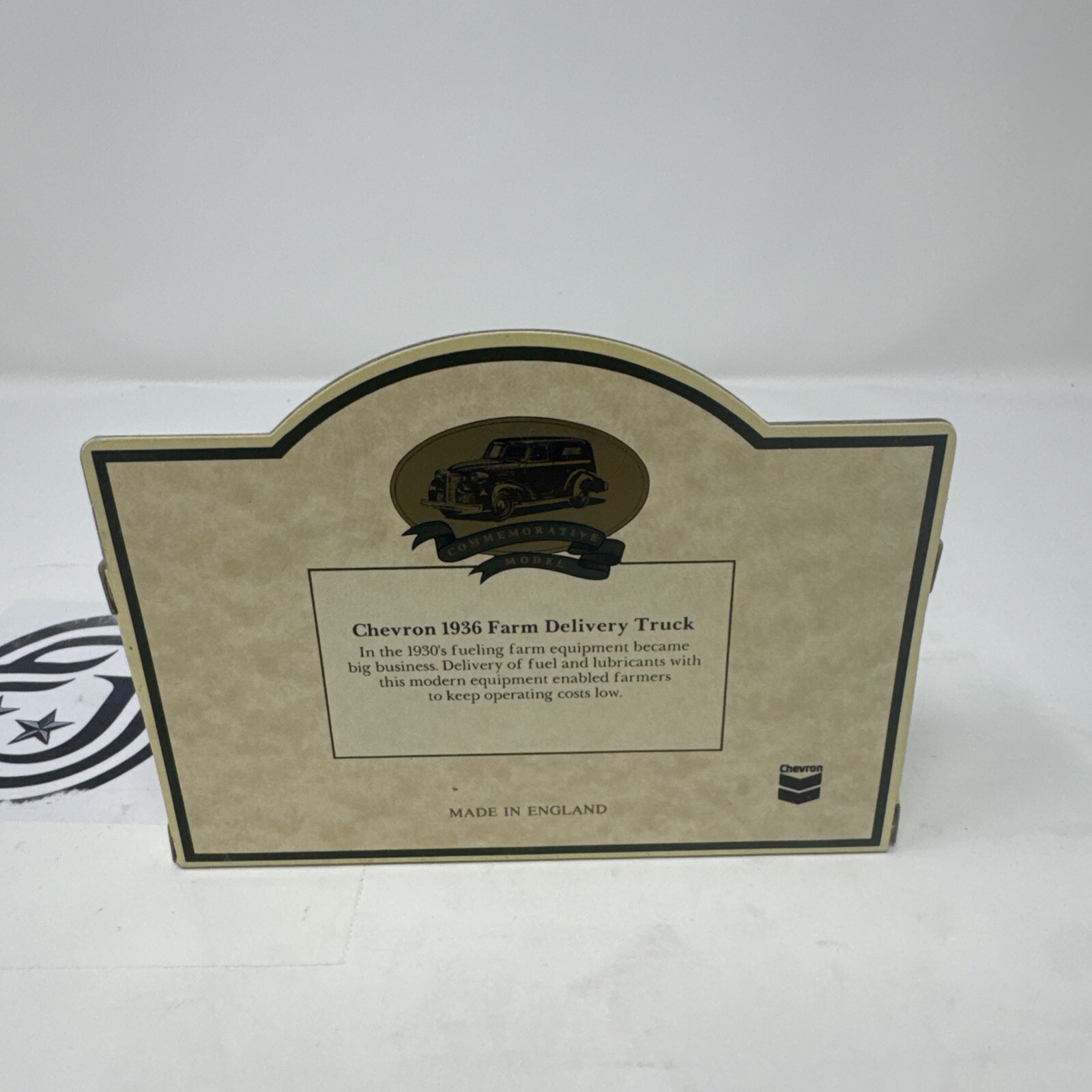 Lledo chevron 1936 Farm Delivery Truck Standard Oil Die Cast England New In Box