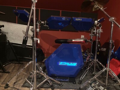 Electronic drums pads, 4 pads plus kick drum. Better than Simmons SDS.