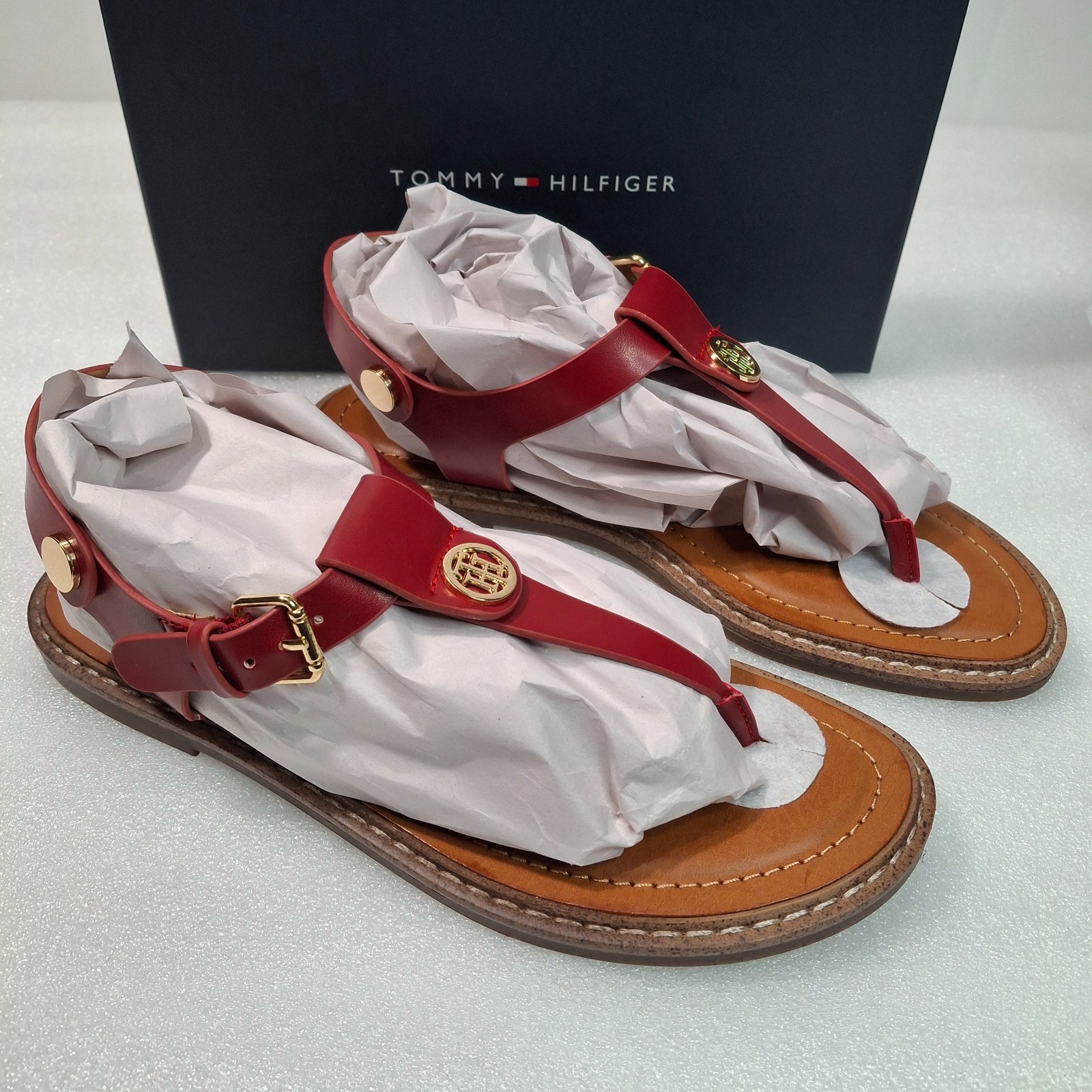 TOMMY HILFIGER Bennia Thong Flat Sandal Red w/Gold Hardware Size 8 - New In Box thumbnail 10