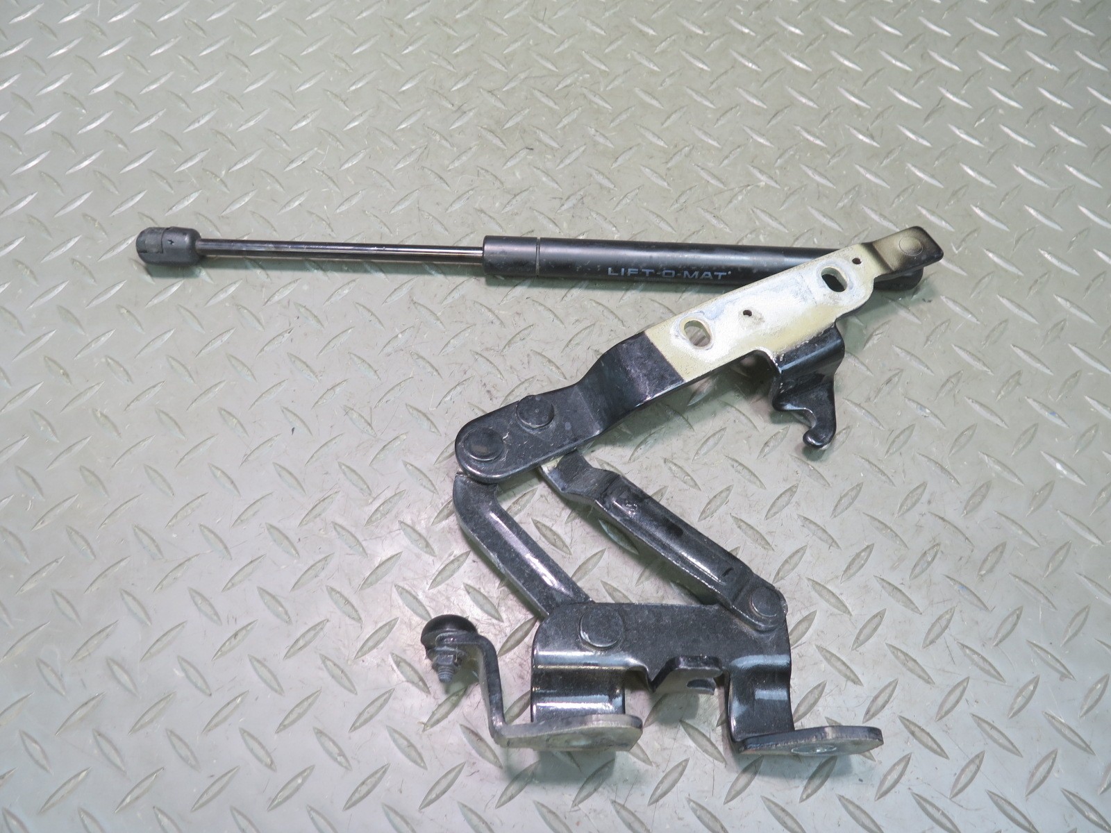 2008-2019 MASERATI GRANTURISMO M145 FRONT LEFT & RIGHT HOOD HINGE W SUPPORT