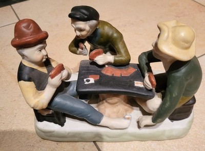 Porzellan Vintage Capodimonte ''Drei alte Männer betrügen beim Kartenspiel''