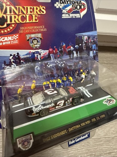 1998 Dale Earnhardt #3 Daytona 500 WIN 1/64 Diecast NASCAR Full Pit Crew Figures - Picture 4 of 7